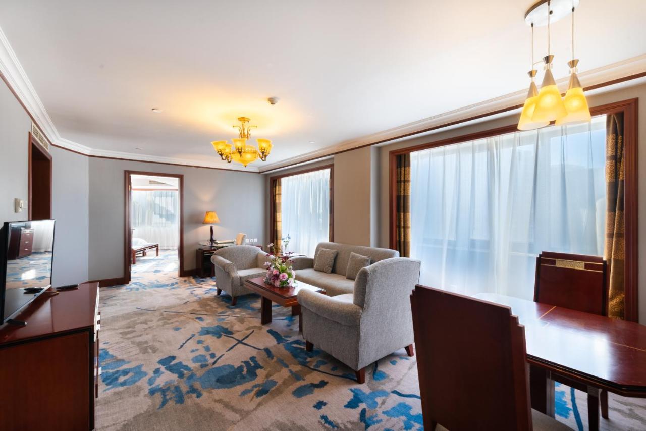 Golden Ocean Hotel Tianjin Buitenkant foto